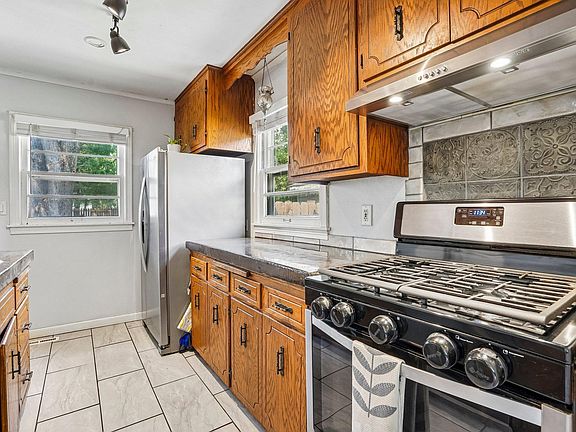 3rd image of 8444 Fremont Ave S