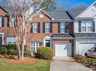 1804 Robinwood Village Dr, Gastonia, NC 28054