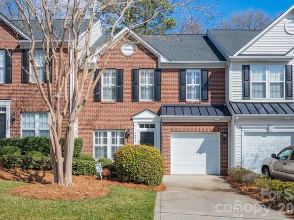 1804 Robinwood Village Dr, Gastonia, NC 28054