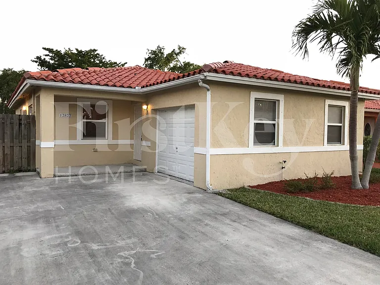 12827 SW 256th Ter — Photo 1