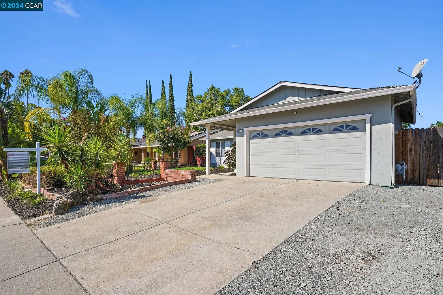 2885 Seville Cir photo 1