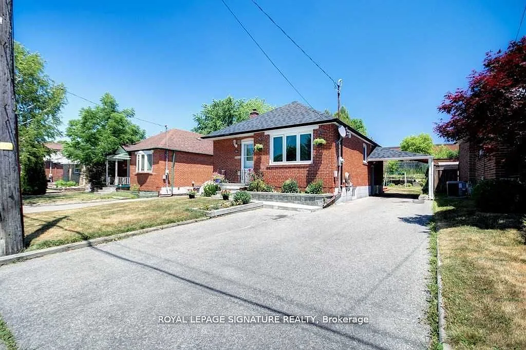 111 Ellington Dr — Photo 2