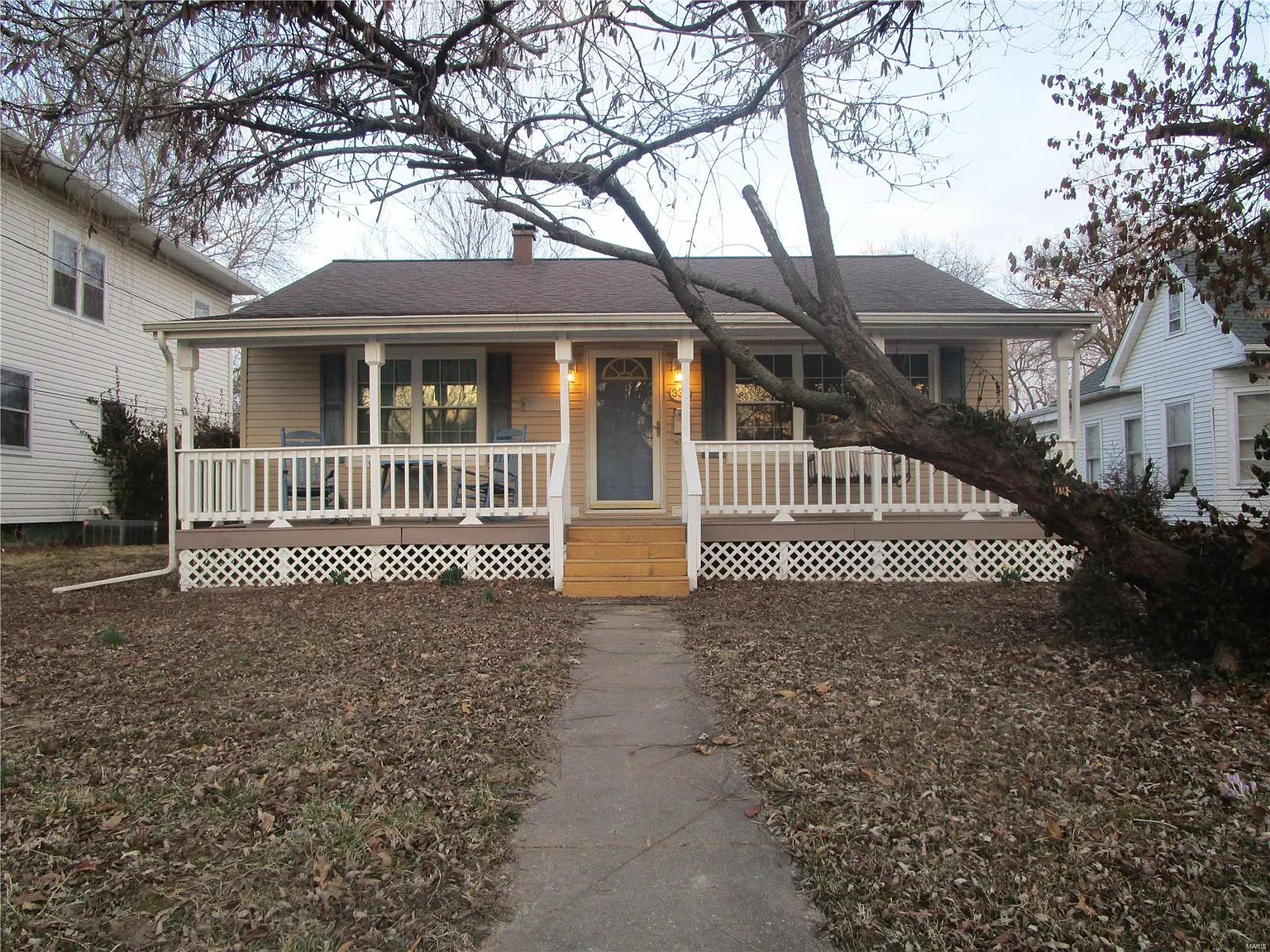 338 Sycamore St photo 1