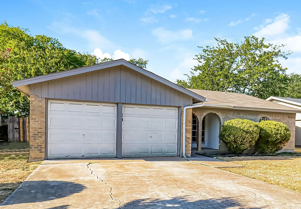 2821 Lana Cir