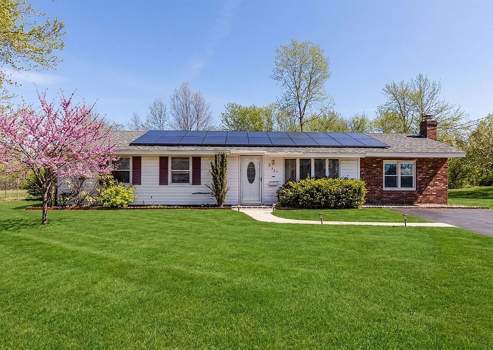 1st image of 277 Southfield Dr