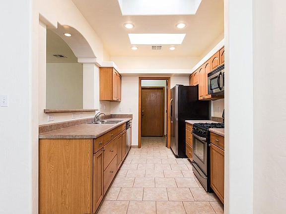 3rd image of 2375 Saturn Cir