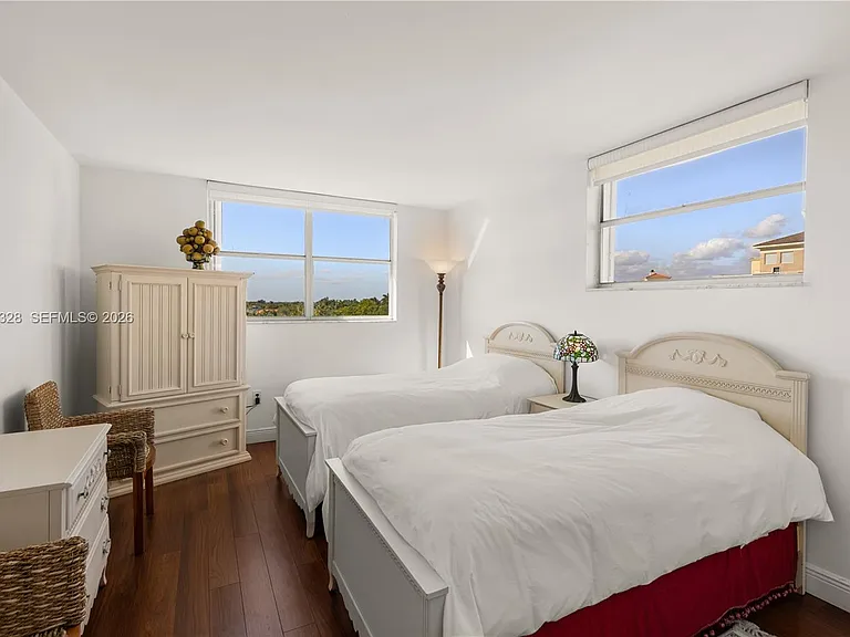 210 Sea View Dr #611 — Photo 6