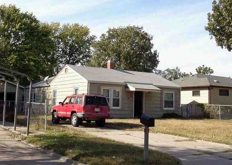 2nd image of 321 S McComas Ave