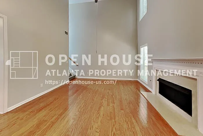 3 bed, 2.5 bath, 2305 sqft, $2,675 — Photo 4