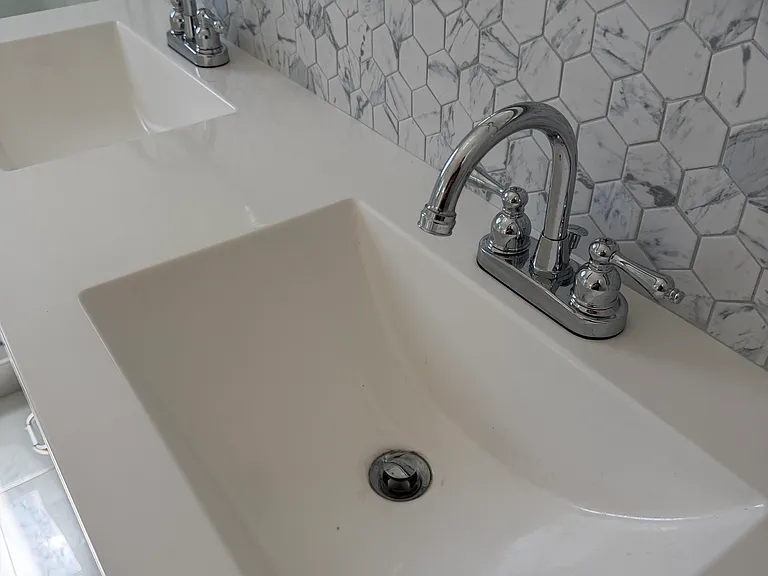 11802 N Miller Rd — Photo 12