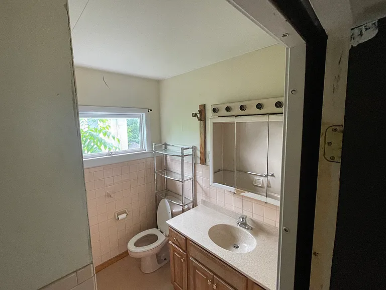 165 Veazie St — Photo 4