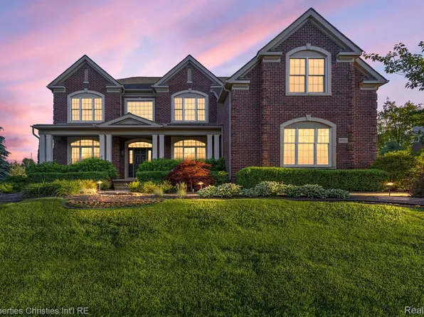 50505 Briar Ridge Ln, Northville, MI 48168