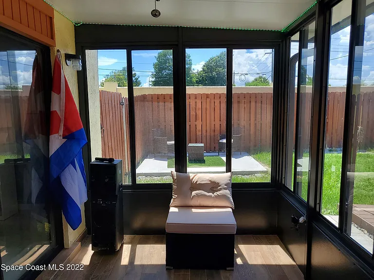 10 Bogart Pl — Photo 12