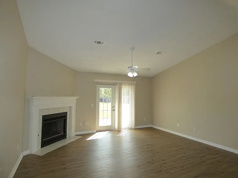 5087 Cassia Dr — Photo 3