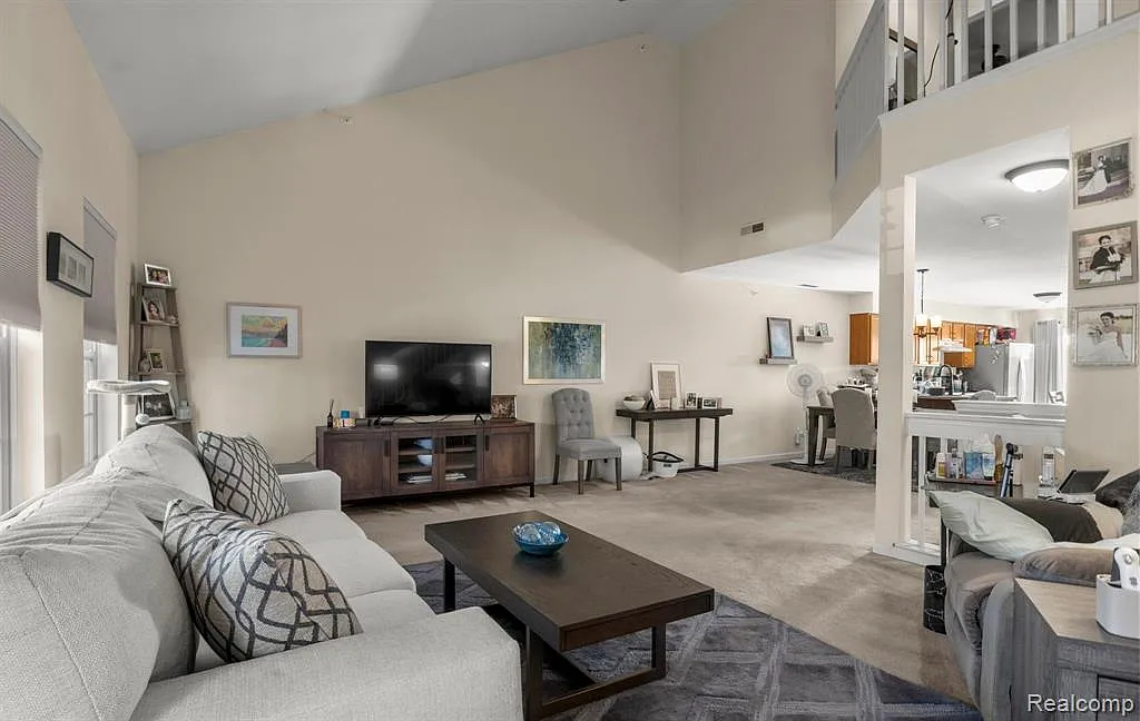 2 bed, 2.0 bath, 1450 sqft, $2,300 — Photo 3