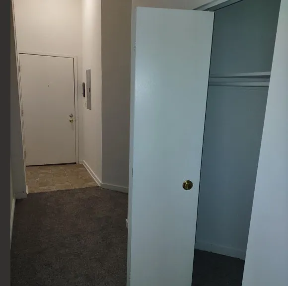 Marlboro Classic Apt & Redwood Square — Photo 112