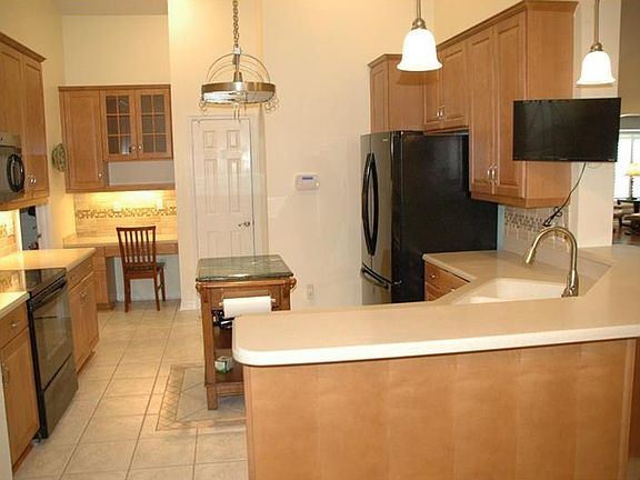 2nd image of 4806 Lonsdale Cir