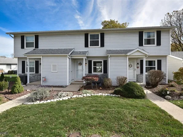 109 Center St APT B, Marblehead, OH 43440