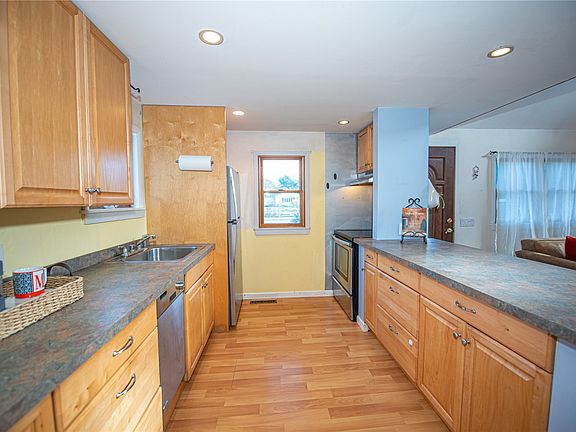 5th image of 4 Ocean Ave
