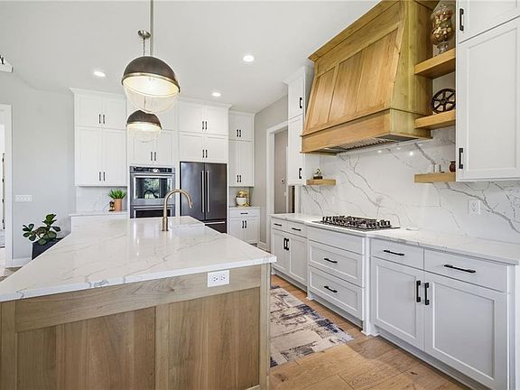 3rd image of 8422 NE 147th St