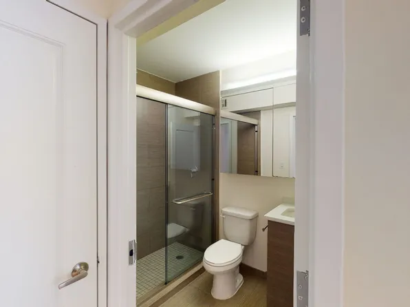 401 East 34th Street S35X image 3 of 9