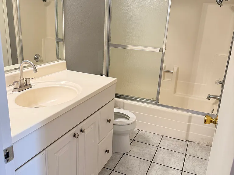 1224 S Cypress Ave #D — Photo 13