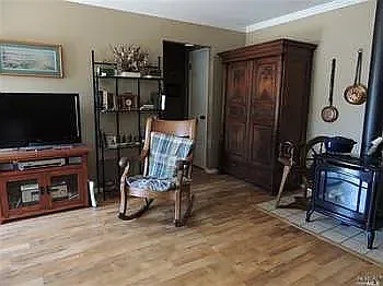 1535 Cavendish Ave — Photo 7