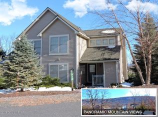 349 Juniper Ct, Tannersville, PA 18372