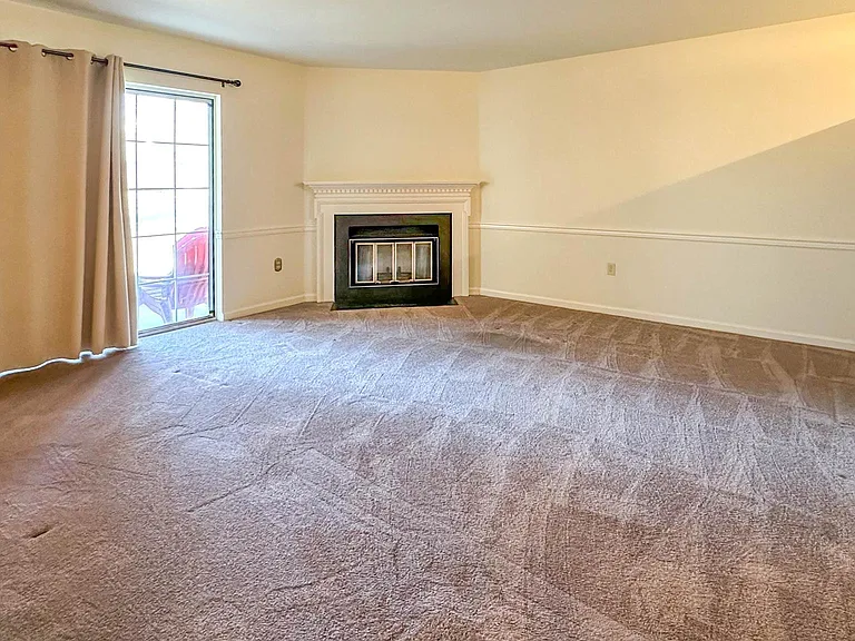 109 Valley Greene Cir — Photo 4