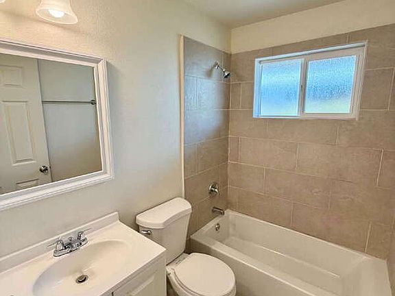 5th image of 3701 N 9th Pl APT 1