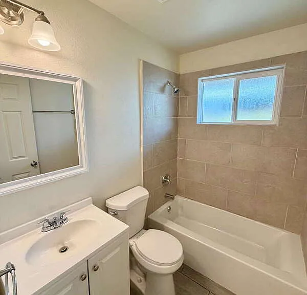 3701 N 9th Pl — Photo 5