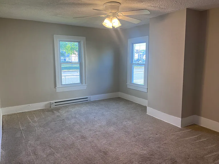 403 Delaware Ave — Photo 29