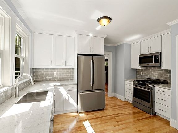 2nd image of 542 Eliot St #1
