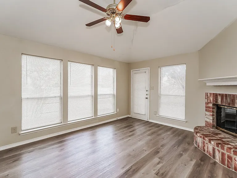 4001 Periwinkle Dr — Photo 4