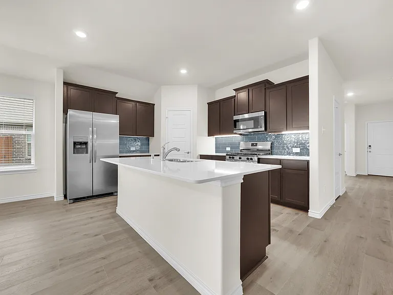 2044 Hearn Dr — Photo 11