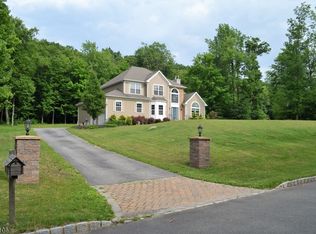 17 Upper Plateau Rd, Vernon, NJ 07462