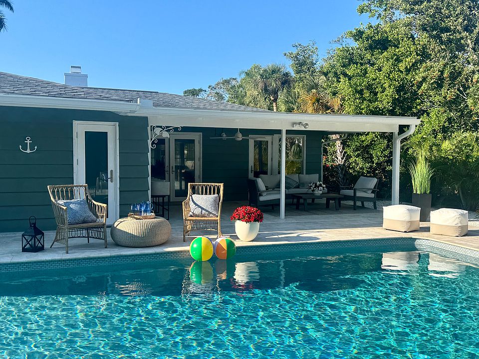 1st image of 311 Island Cir