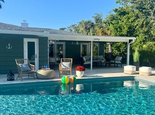 311 Island Cir, Sarasota, FL 34242