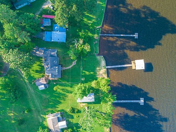 3rd image of 227 River Bend Dr