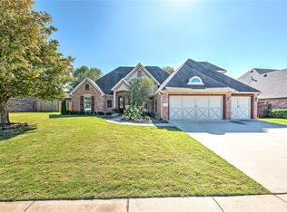 3711 E Breakstone Dr, Fayetteville, AR 72764
