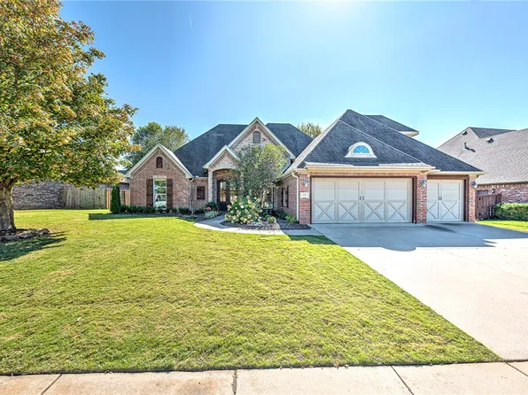 3711 E Breakstone Dr, Fayetteville, AR 72764