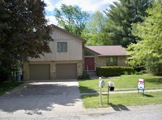 1706 S Sycamore Ct, Bloomington, IN