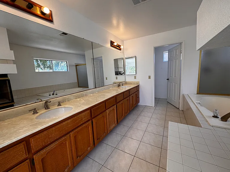 2729 Pepperdale Dr — Photo 7