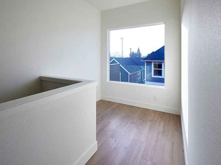 140 NE Sacramento St — Photo 22