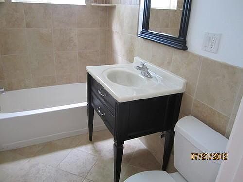 5th image of 4955 Niagara Ave APT 28