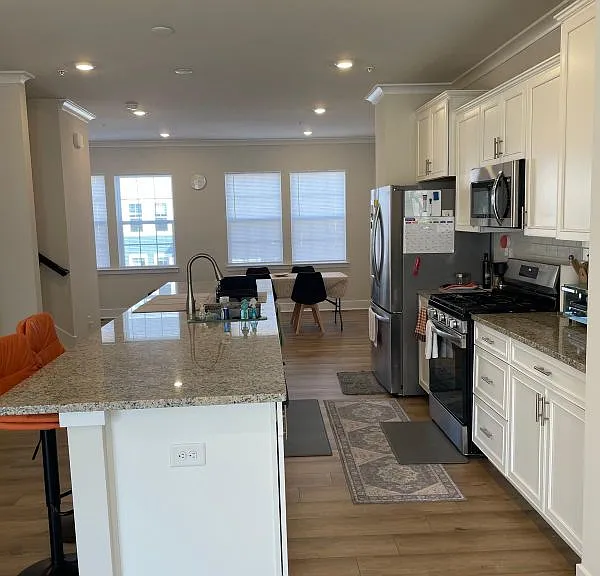 1235 Greylock Ln — Photo 10