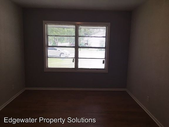 5th image of 208 S Sparrow Way