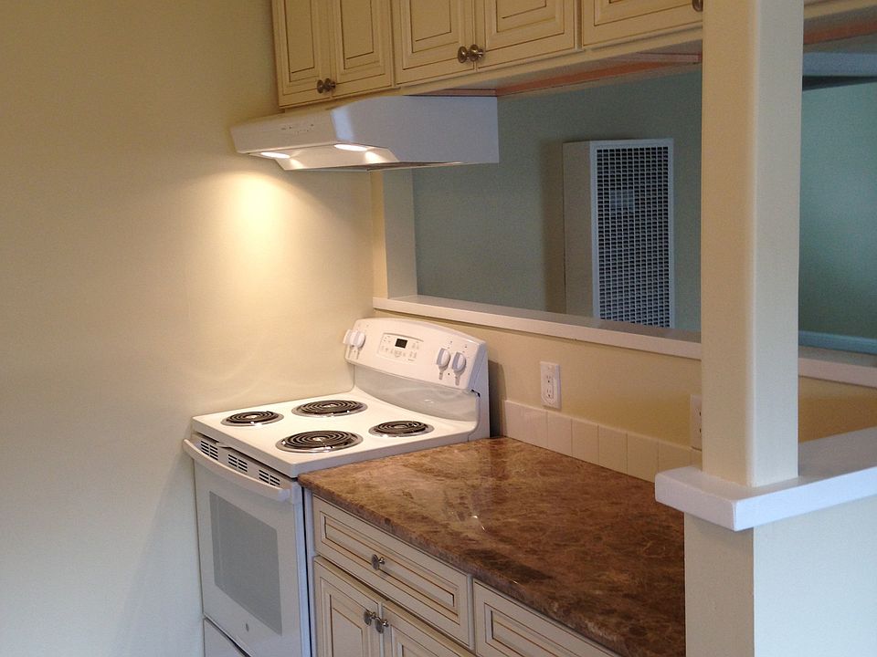 1st image of 3085 Emerson St
