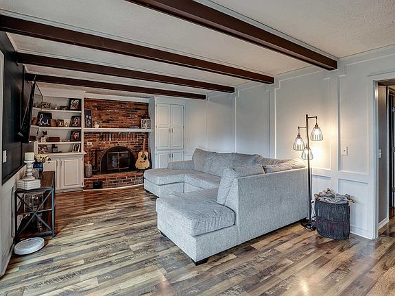 5th image of 16347 Oak Cir