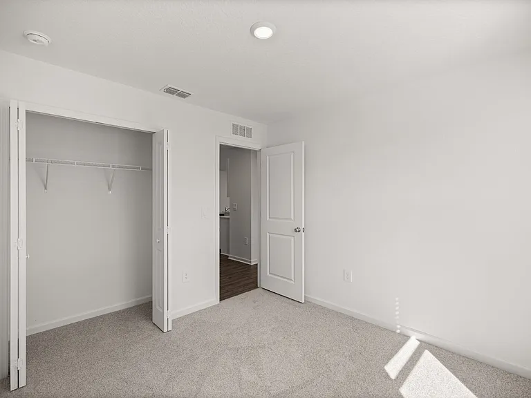 3155 NE 38th St — Photo 11